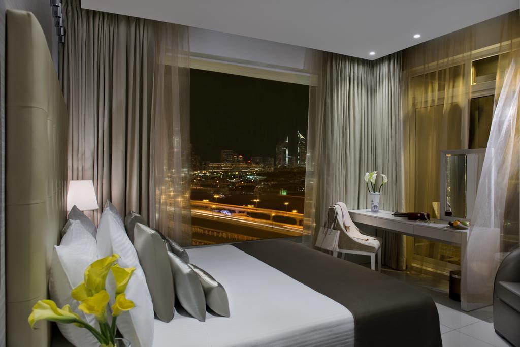Damac Maison The Vogue Dubai Bagian luar foto A room at the hotel