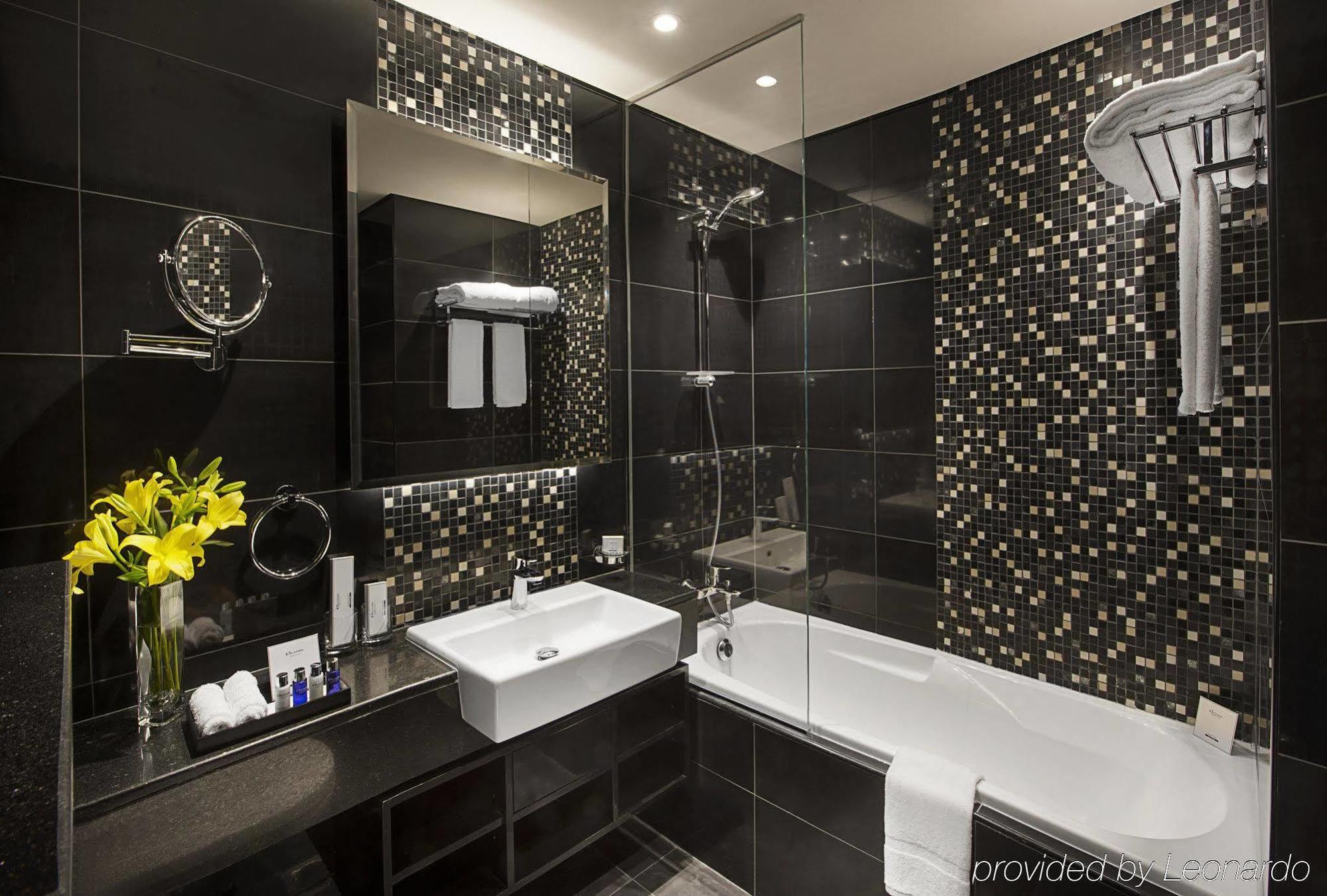 Damac Maison The Vogue Dubai Bagian luar foto Bathroom