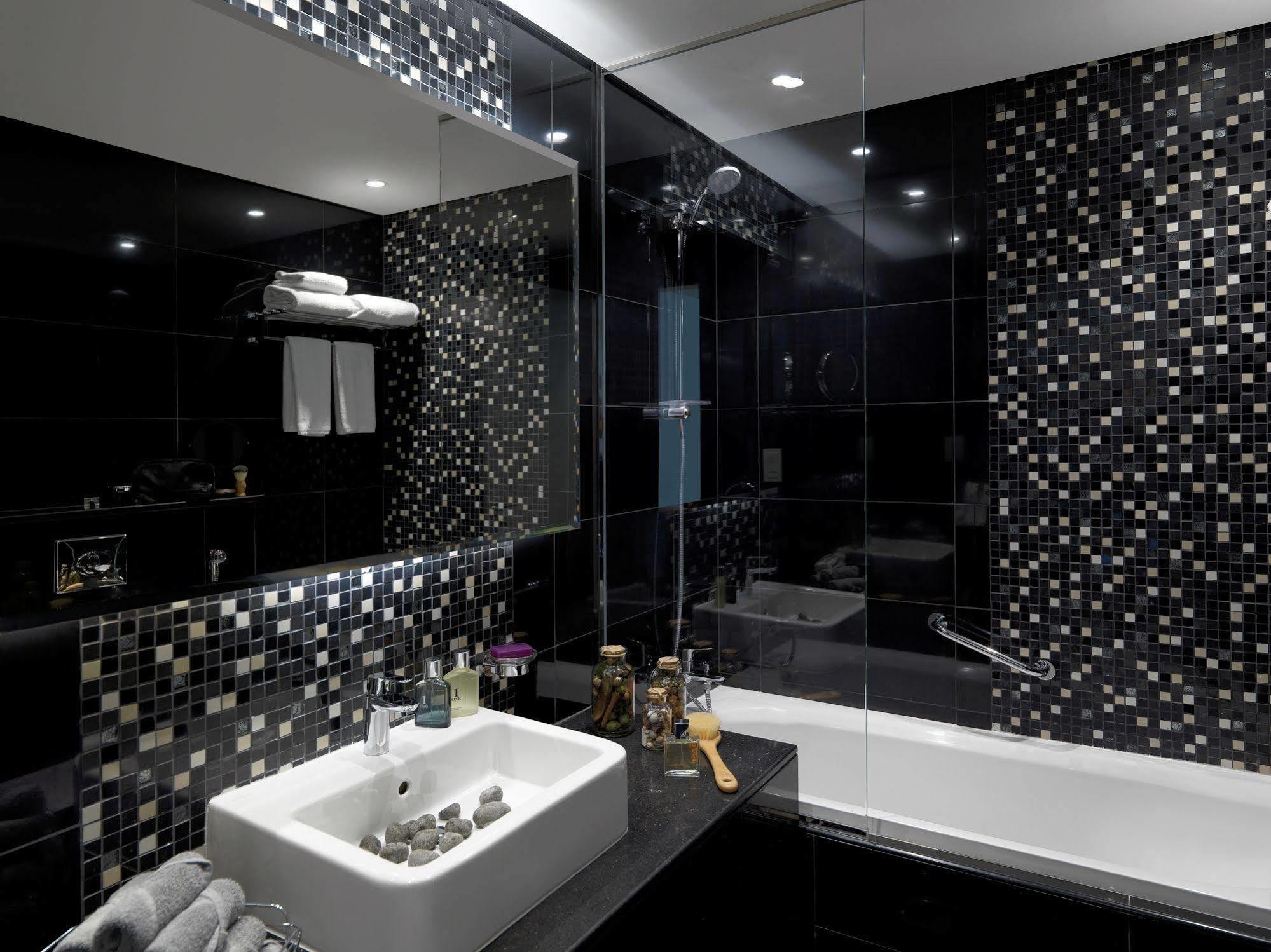 Damac Maison The Vogue Dubai Bagian luar foto Bathroom